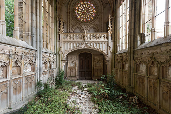 Quando a natureza reclama o seu lugar - igreja abandonada Quando a natureza reclama o seu lugar - igreja abandonada
