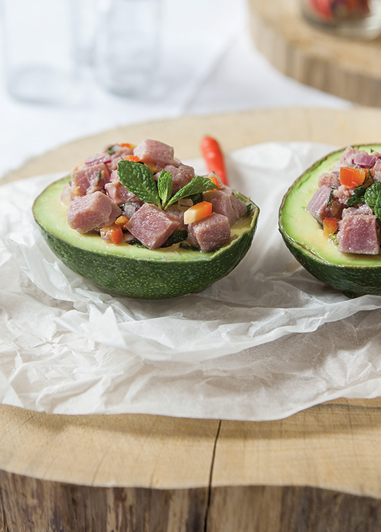 Receita de Ceviche de atum no abacate - Livro CRU, de Inês Simas Receita de Ceviche de atum no abacate - Livro CRU, de Inês Simas