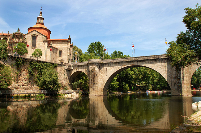 Lugares Santos em Portugal: Igreja e Ponte de São Gonçalo de Amarante, Amarante Lugares Santos em Portugal: Igreja e Ponte de São Gonçalo de Amarante, Amarante