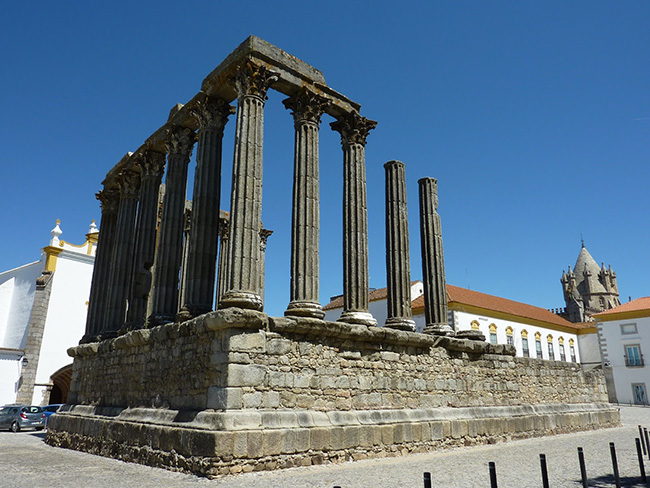 Ruínas mais imponentes do mundo - Templo de Diana, Évora, Portugal