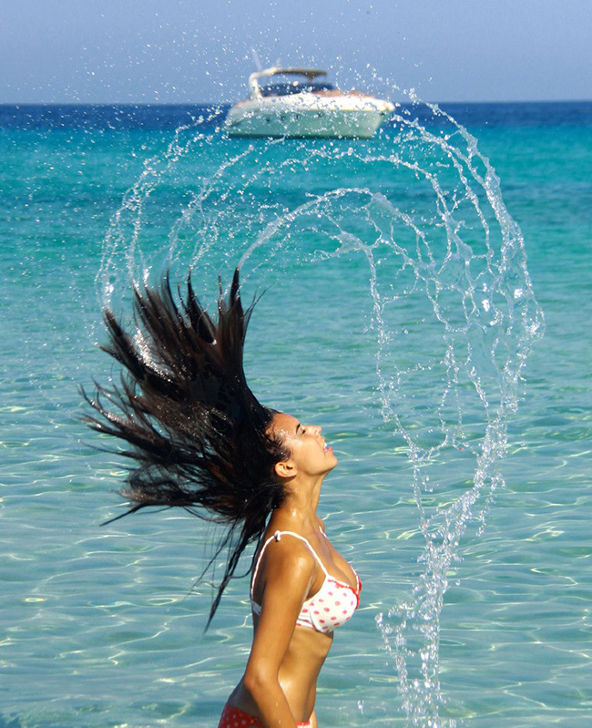 Ideias para proteger o cabelo do sol - passe o cabelo por água doce para tirar o sal e o cloro