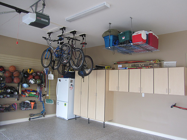 Garagens e arrecadações - dicas de arrumação: suportes de teto