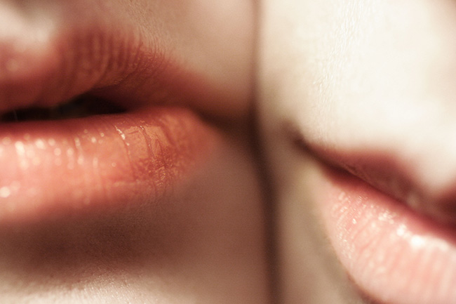 Formas diferentes de beijar - O beijo no cantinho da boca