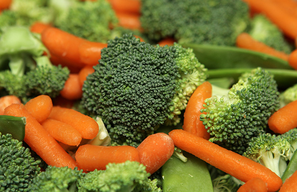 O frio chegou - 15 alimentos que fortalecem o sistema imunitário - Brócolos e cenouras