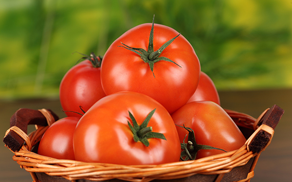 O frio chegou - 15 alimentos que fortalecem o sistema imunitário - Tomate