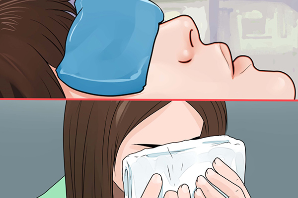 7 soluções caseiras para acabar com as olheiras - USE UMA COMPRESSA FRIA