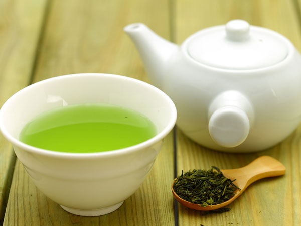 10 Alimentos que ajudam a secar a barriga - Chá verde