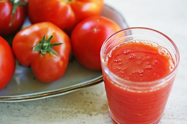 8 Dicas de como curar a ressaca- sumo de tomate