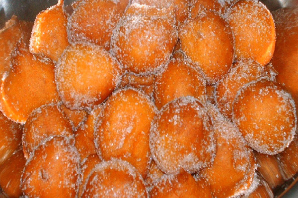 Receita das tradicionais filhós de cenoura para 10 pessoas - Delicie-se