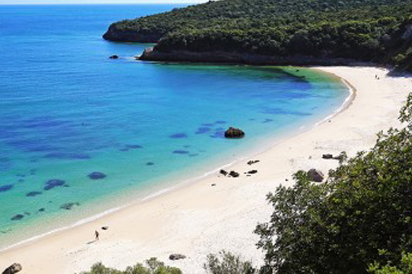 10 praias fantásticas para visitar em Portugal- Praia dos Galapos (Setúbal)