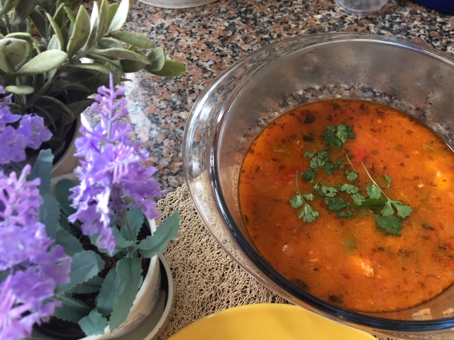 Sopa de tomate, com peixe, à Alentejana